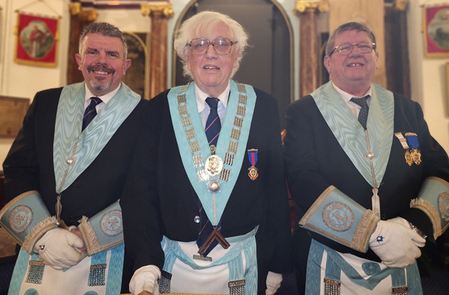 Members of Humber Lodge enjoying fellowship